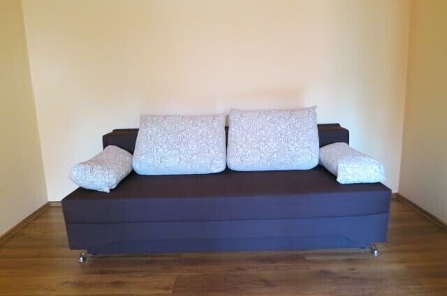 Muncii Basarabia, Tina Petre 2 camere etaj 4