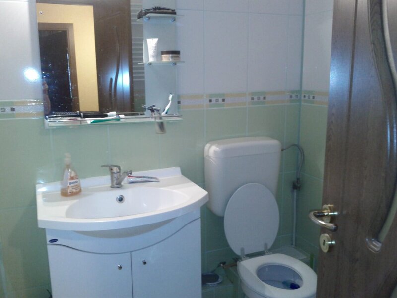 Muncii Basarabia, Tina Petre 2 camere etaj 4