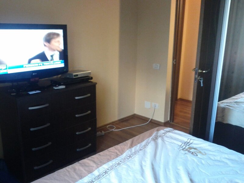 Muncii Basarabia, Tina Petre 2 camere etaj 4